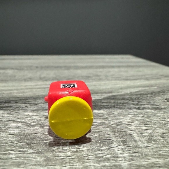 Shopkins | Family Food: Timmy Tomato Paste (6-020) - Mini Collectible Figure - Picture 6 of 6